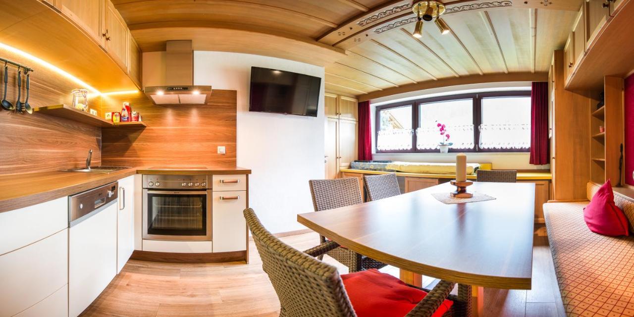 Pension Gulla - Ferienhaus Appartements B&B Neustift im Stubaital Buitenkant foto