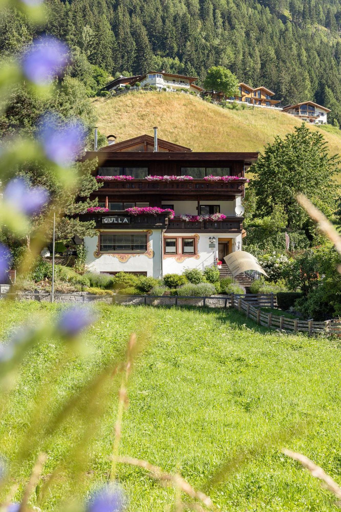 Pension Gulla - Ferienhaus Appartements B&B Neustift im Stubaital Buitenkant foto