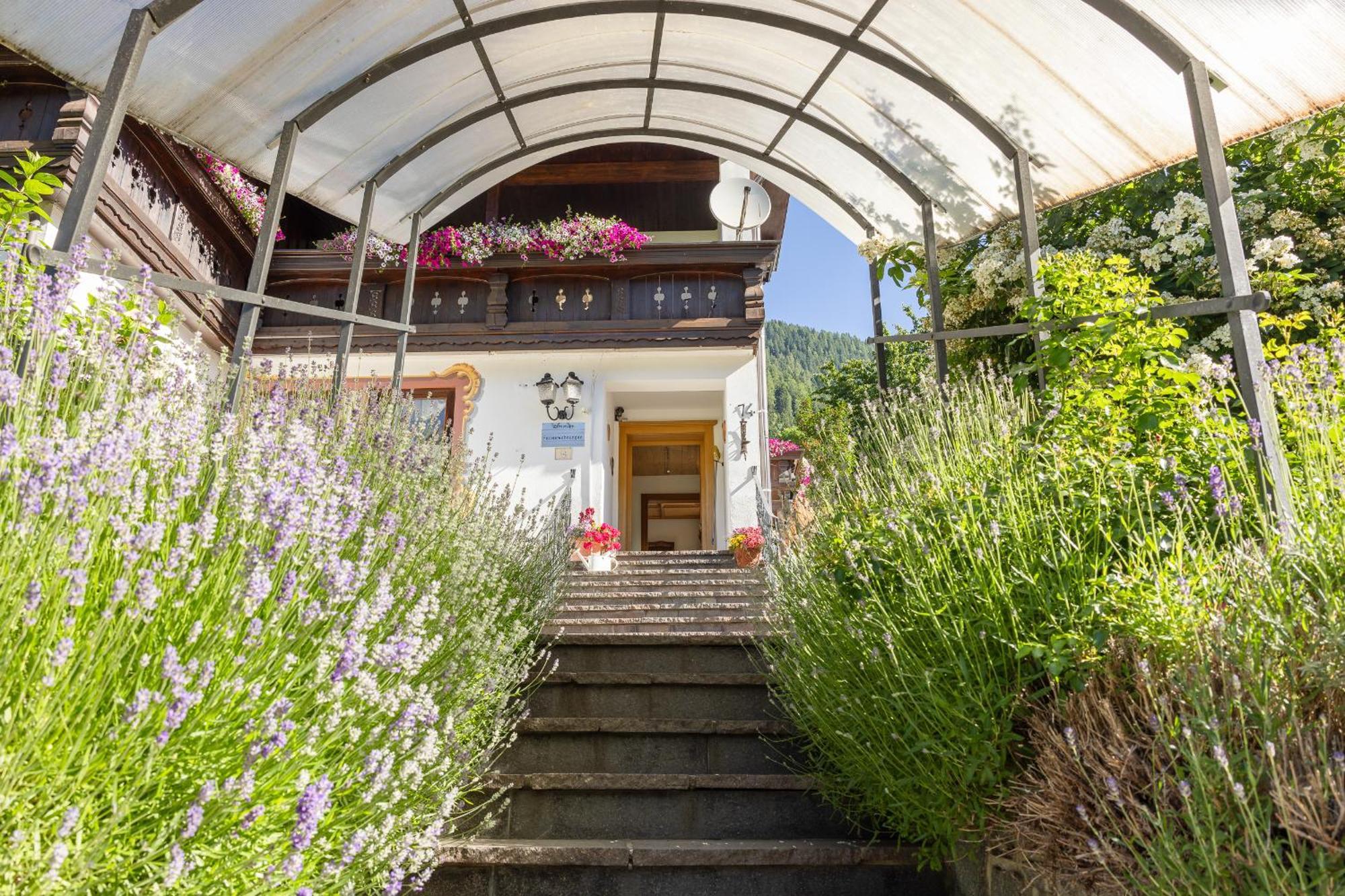 Pension Gulla - Ferienhaus Appartements B&B Neustift im Stubaital Buitenkant foto